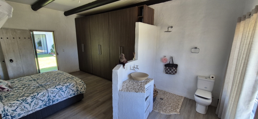 5 Bedroom Property for Sale in Cape Farms Western Cape